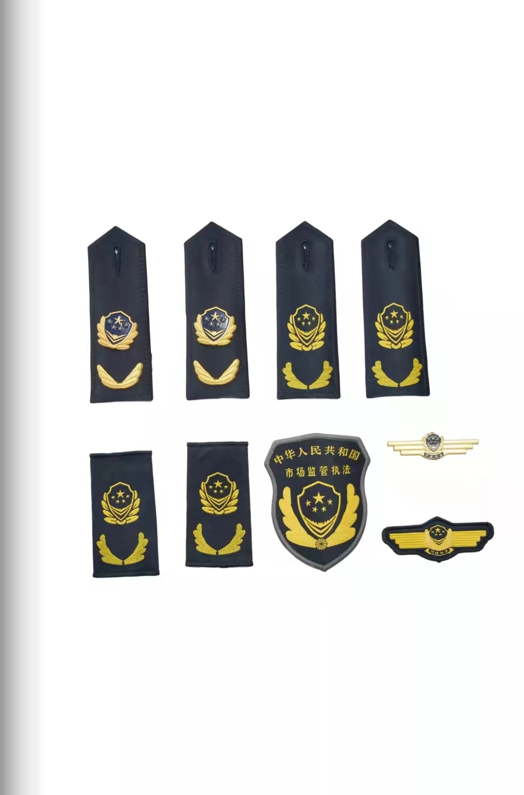 双鸭山六部门统一市场监管执法制服标志